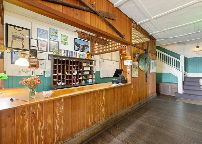 Historic Island Hotel