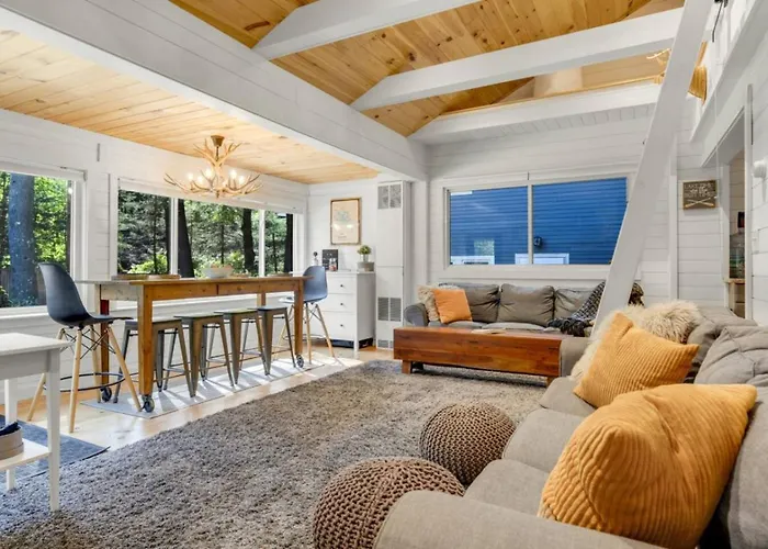 Lake Winnipesaukee Cottage, Beach, Paddleboards