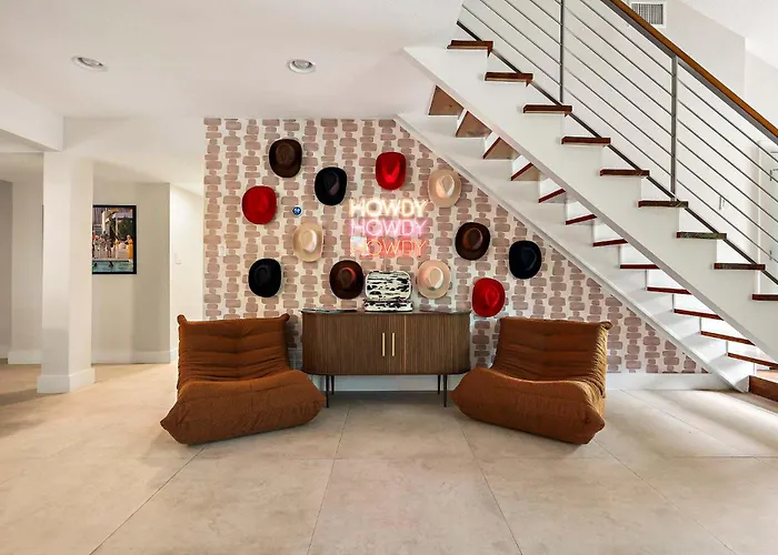 Desert Disco - 4Br Mid-Century Modern Design