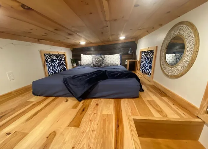 True Tiny Home & Community - 6 Mins To Downtown