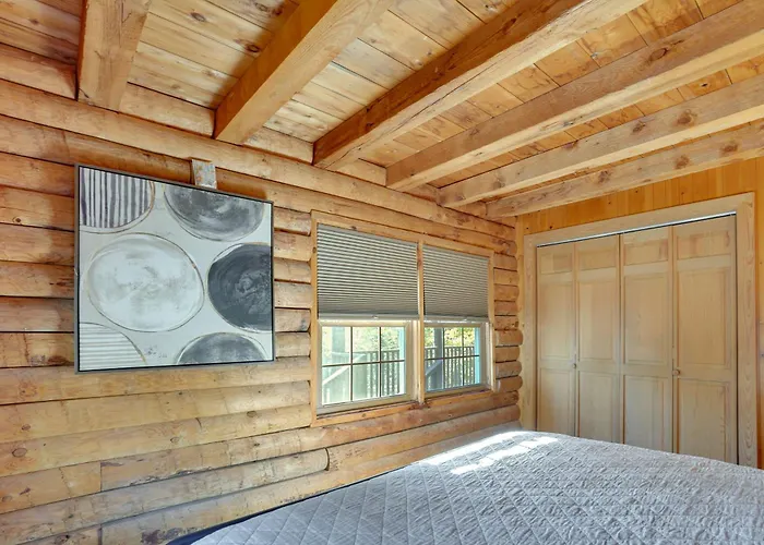 Kentucky Lake Access! Family Log Cabin W/ Deck
