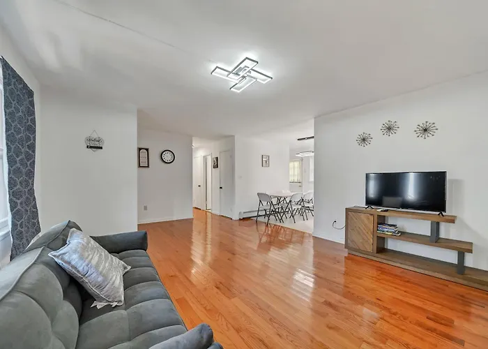 Highland Estates, 5 Private Units For 1 Group!