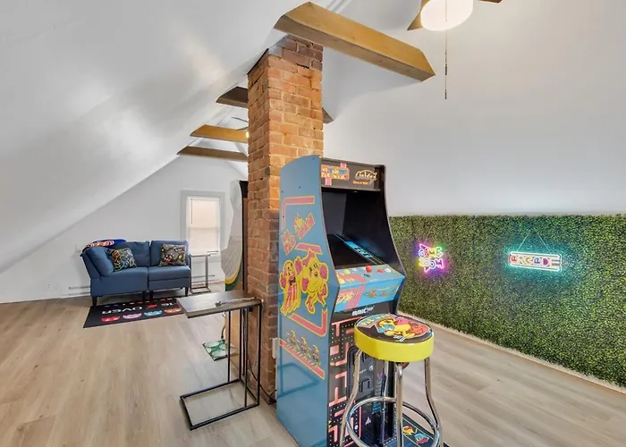 The Game House Arcade - West Hartford