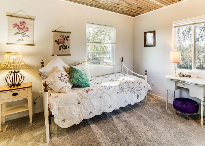 2 Mi To Clear Lake: Pet-Friendly Lakeport Retreat!