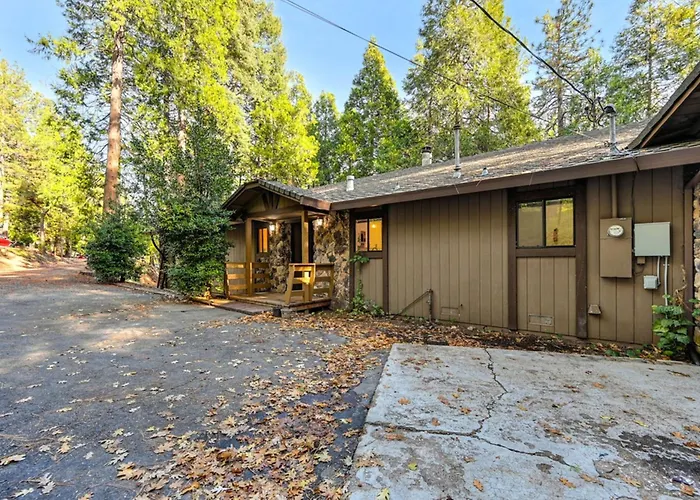 Scenic Forest Cabin With Deck L Best Value For Weekly & Monthly Stays