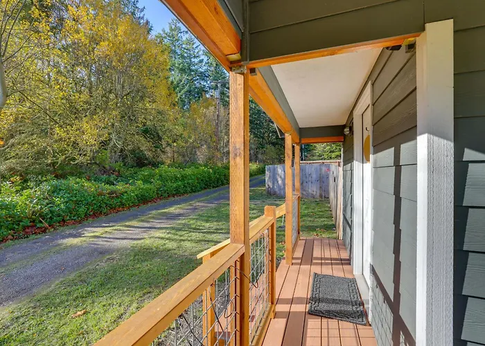 Hike & Relax Fireside: Nordland Gem W/ Deck & Yard