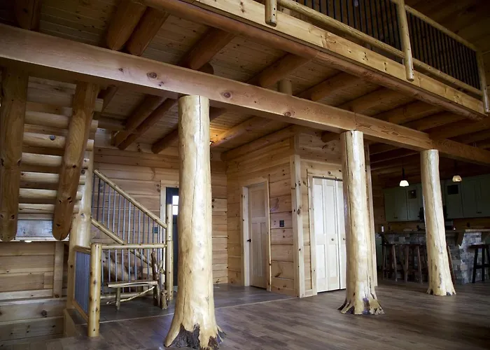 Stunning Private Cabin Getaway With Gorgeous Fireplace Near Quincy, Illinois