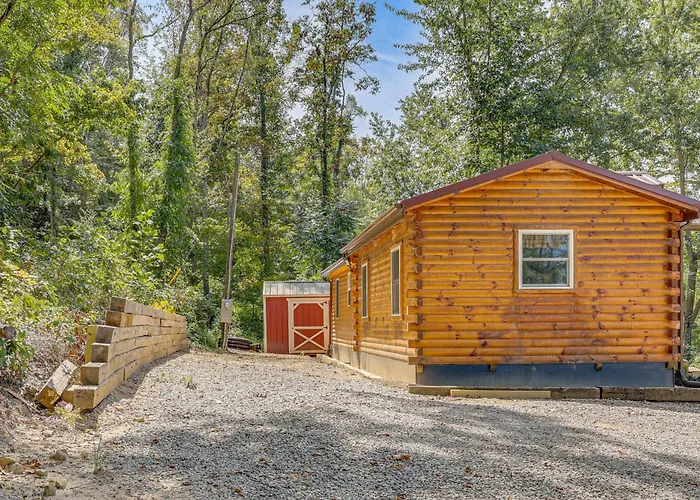 Charming Couples Cabin On 40 Acres In Zanesville