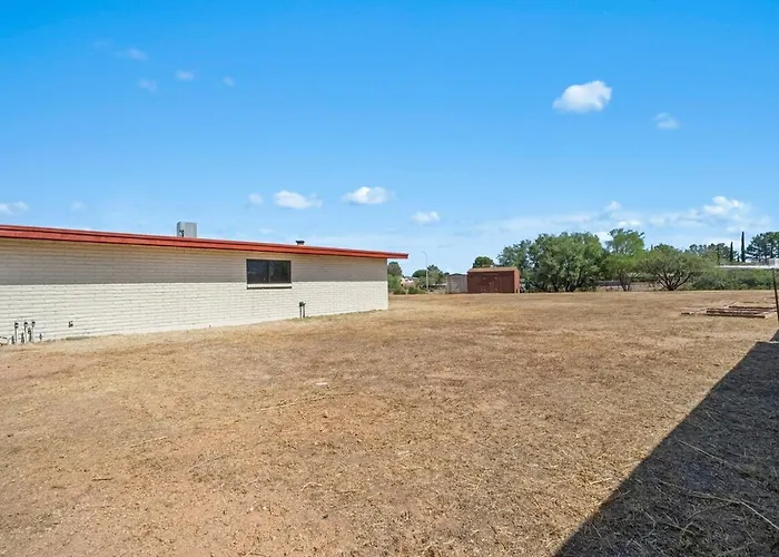 New Cozy Central L 4 Bdrm 2Bth L 1 Acre Lot