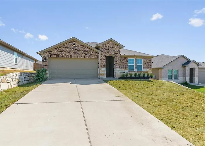 Modern, Spacious Home 4Br Near Airport & Tesla