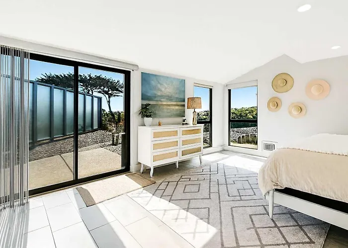 Coastal Tee Lodge By Sonoma Stays - Ocean Views