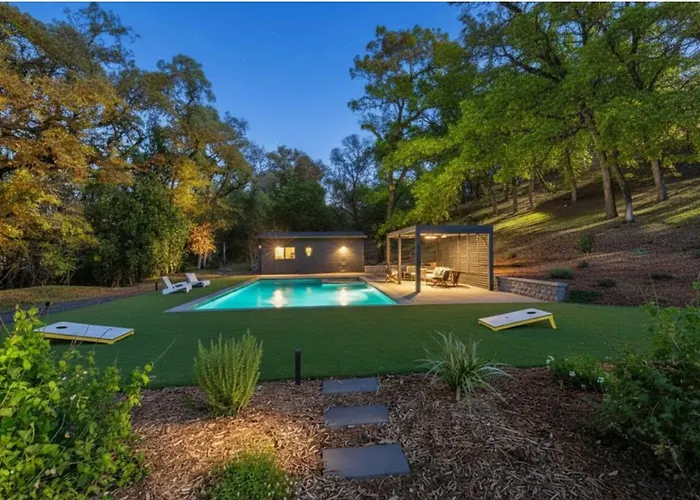 Ravenwood Wine County Retreat With Pool & Hot Tub