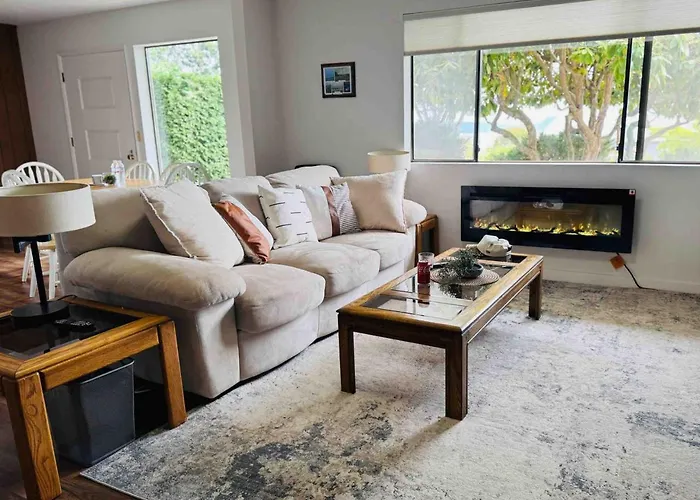 Cozy Garden 4Br1Ba Lower Unit Ocean Mountain Views With Doggies Ev Charging