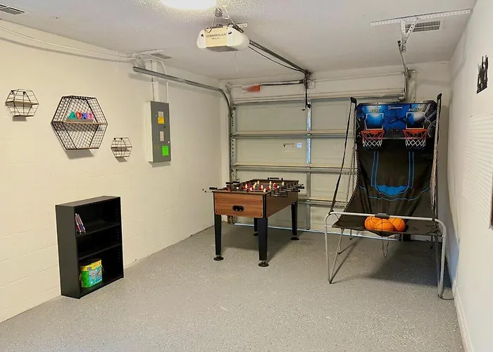 Soluna-Fully Fenced Home With Private Pool