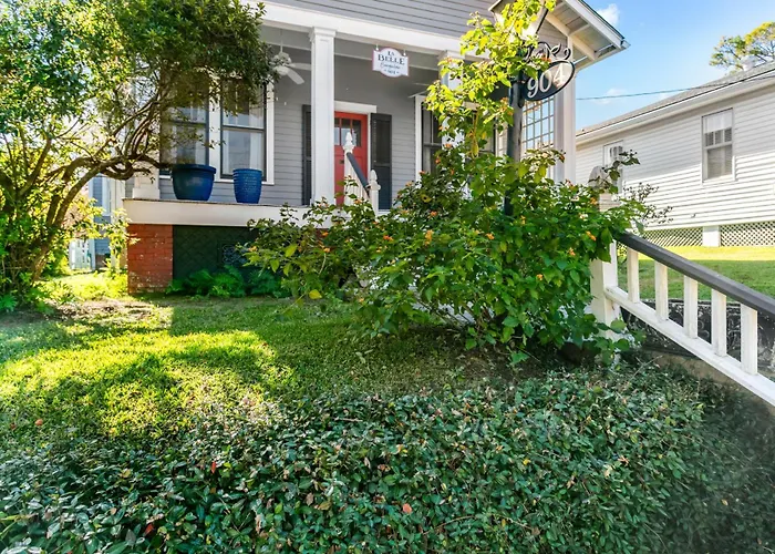 La Belle Bungalow - 2B2B, Pet Friendly With Fee