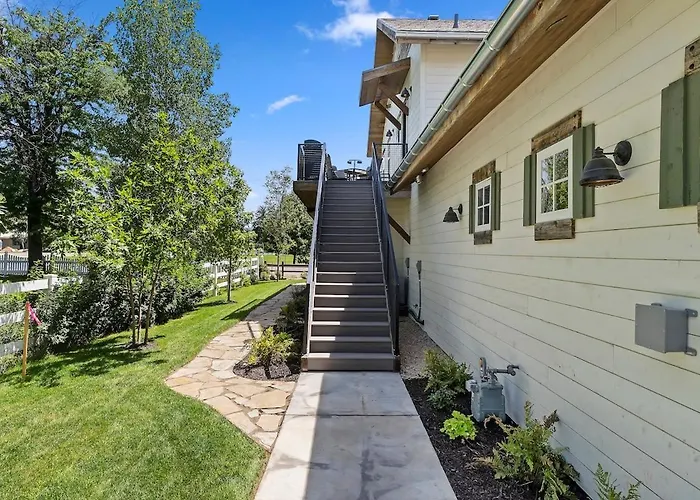 Springer Farmhouse - Charming Loft Near Park City & Sundance Ski Resorts