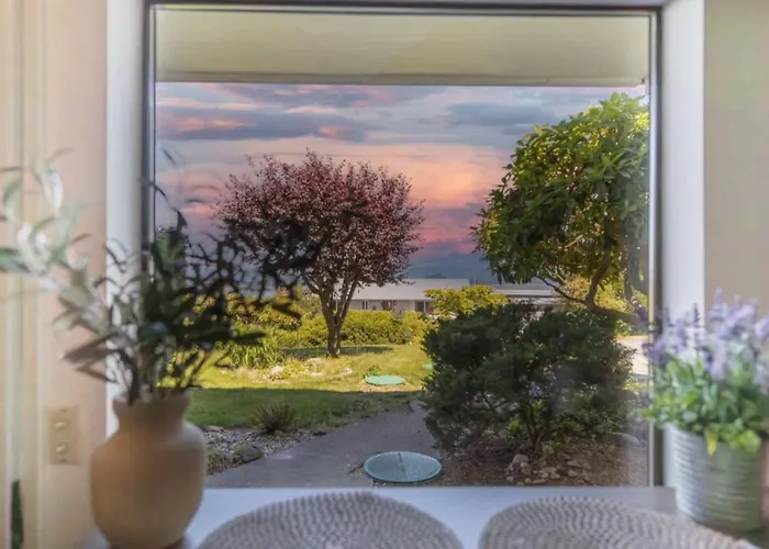 Cozy Garden 4Br1Ba Lower Unit Ocean Mountain Views With Doggies Ev Charging