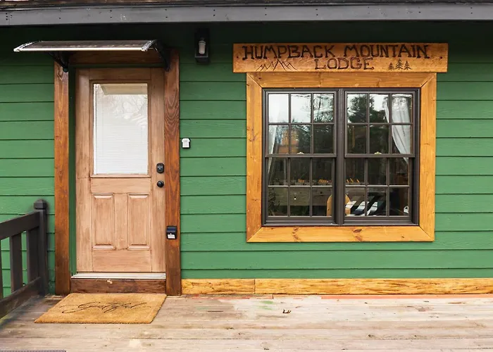 Hot Tub, Private 3 Bed Lodge, 1 Mile From Blue Ridge Parkway, Giant Jenga, Families Welcome!