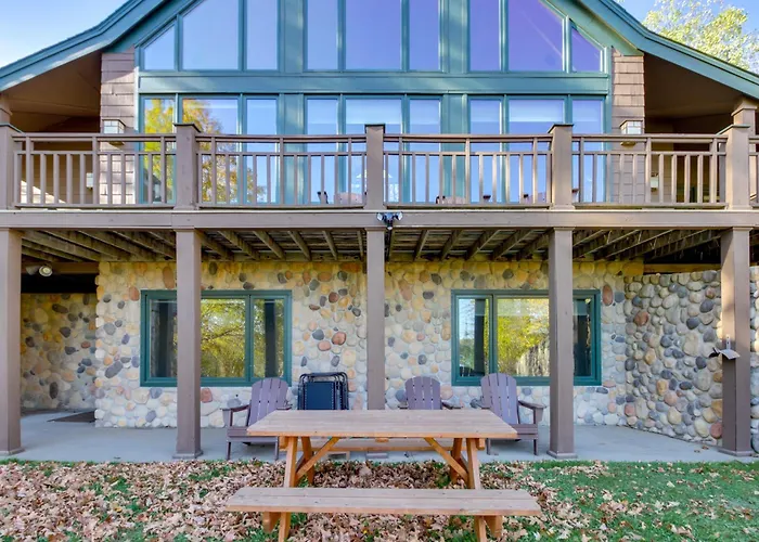Private Lake & Trail Access: Home In Jacobson!