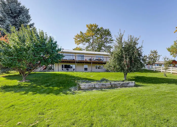 Hot Tub, Views & Private Dock: Polson Haven!