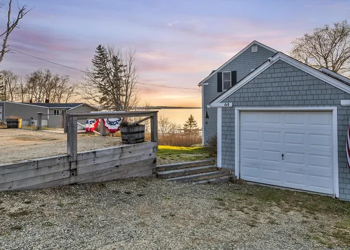 Spacious Oceanfront Home Stunning Sunset Views