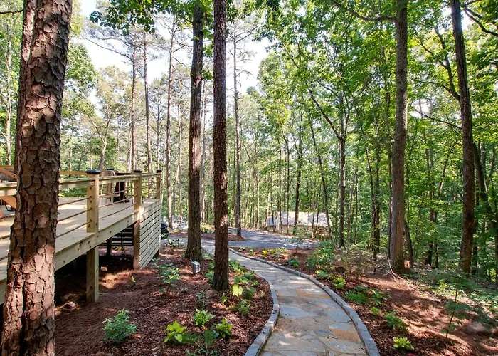 Gorgeous Tented Cabin And Sauna And Hot-Tub In Scottsboro, Alabama