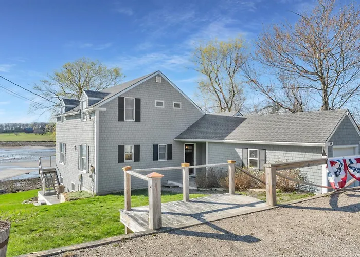 Spacious Oceanfront Home Stunning Sunset Views