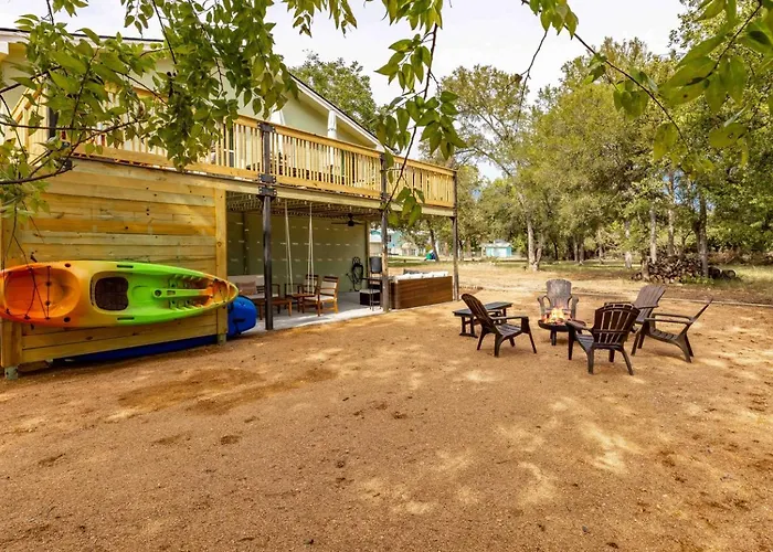 300 Steps From Lake Hot Tub Fire Pit Game Room