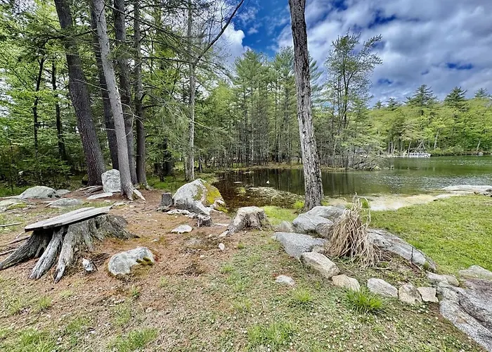 Bear Island Dockhouse - Paddle, Swim & Trails