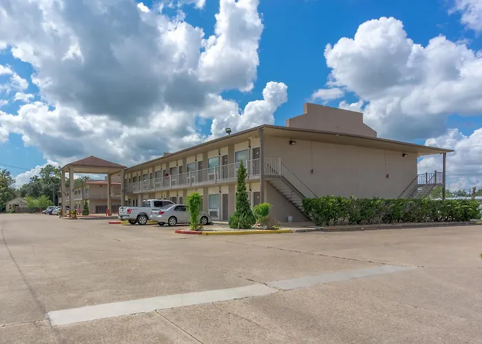Regency Inn & Suites Bay City Tx