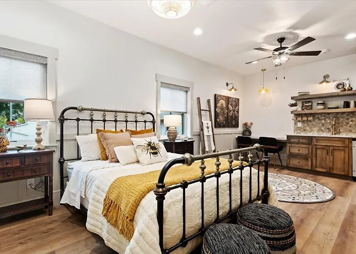 The Bee Room - Stylish Loft In Downtown Midway Near Park City & Deer Valley Ski Resorts
