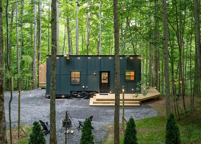 The Evergreen - Serene, Romantic Getaway, Outdoor Shower, And Hiking