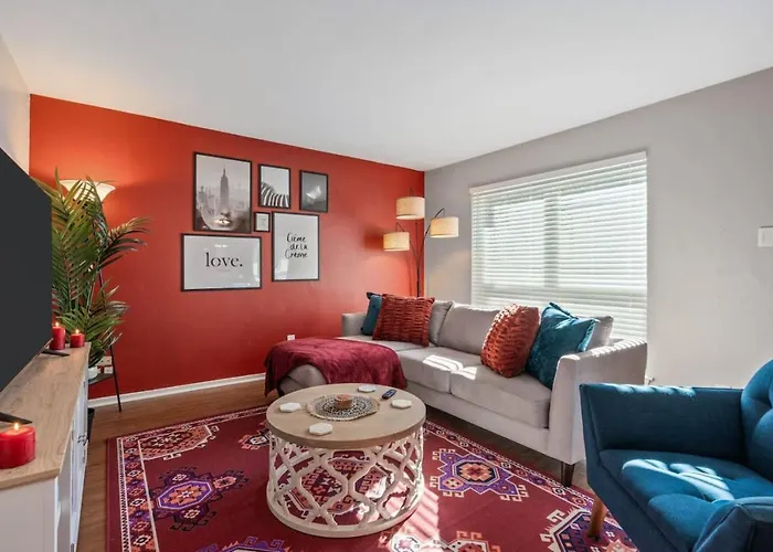 Passionate 2Bd Tcu Walkable