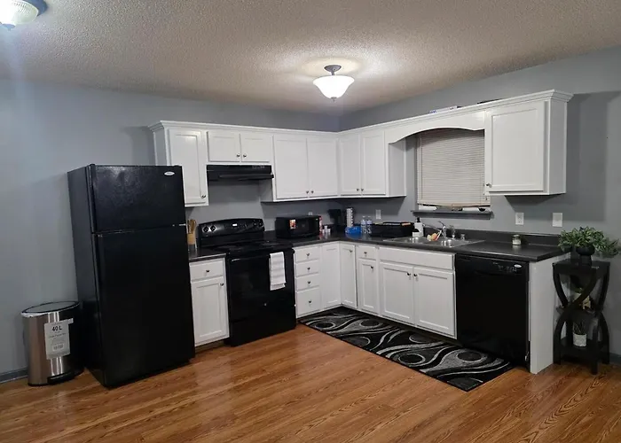 The E-Town Retreat 2Br Townhouse Close To Downtown