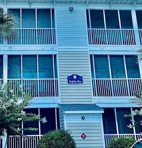 Coastal Condo With Pool, Minutes From Beach