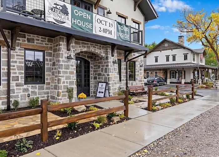 The Bee Room - Stylish Loft In Downtown Midway Near Park City & Deer Valley Ski Resorts