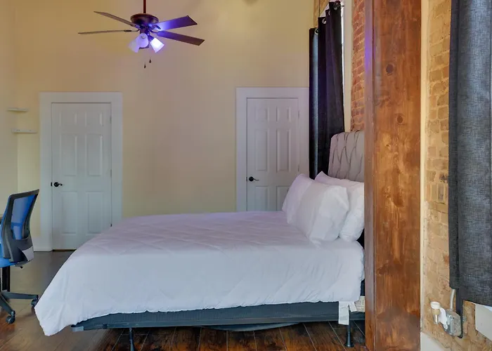 Walk To Courthouse Sq! Loft-Style Marshall Studio