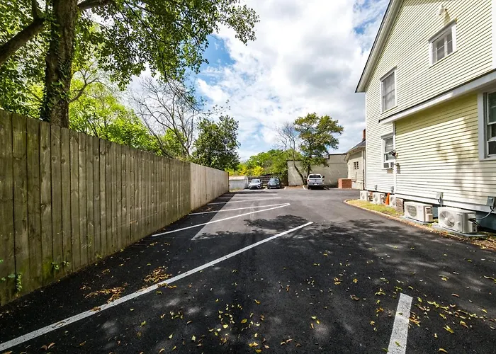 Midtown Macon Suite With Private Parking