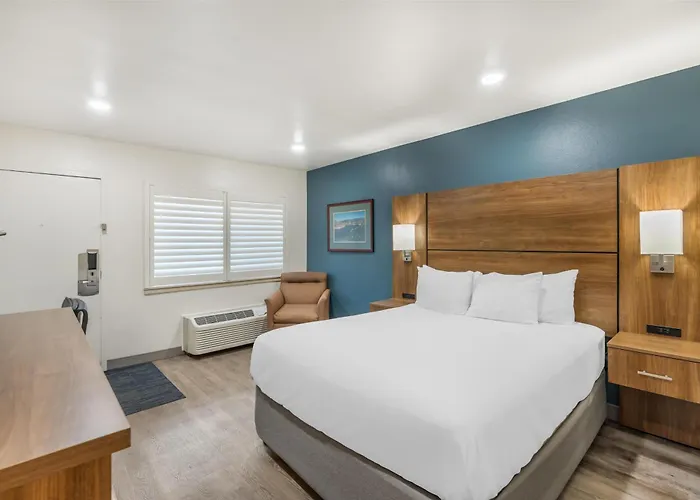 Best Western Plus Clocktower Inn