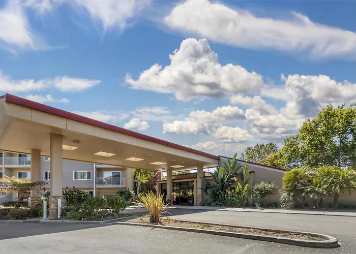 Best Western Plus Garden Court Inn