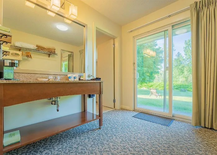 Sun & Ski Inn And Suites