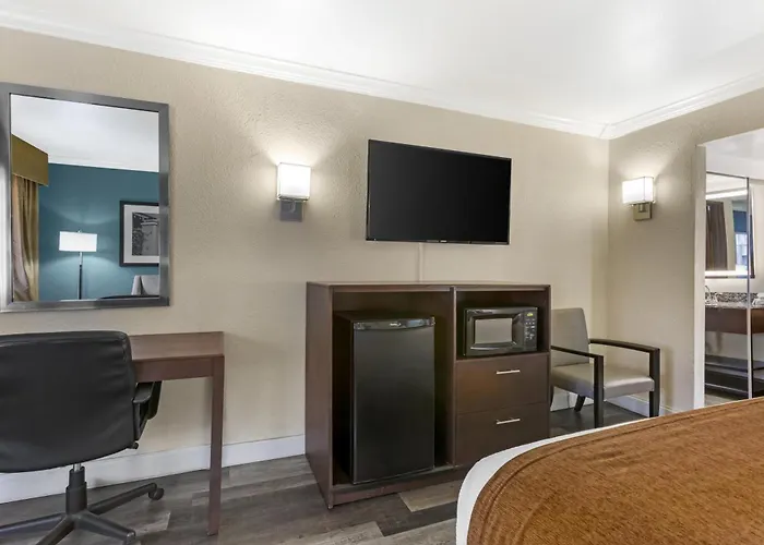 Best Western Innsuites Tucson Foothills Hotel & Suites
