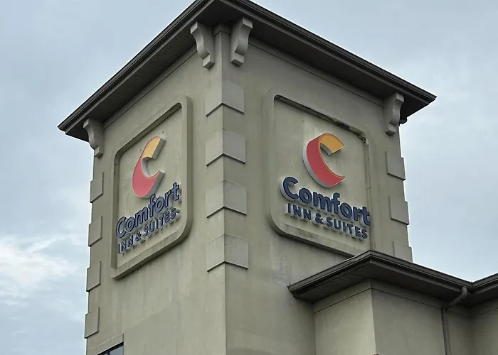 Comfort Inn & Suites West Chester - North Cincinnati