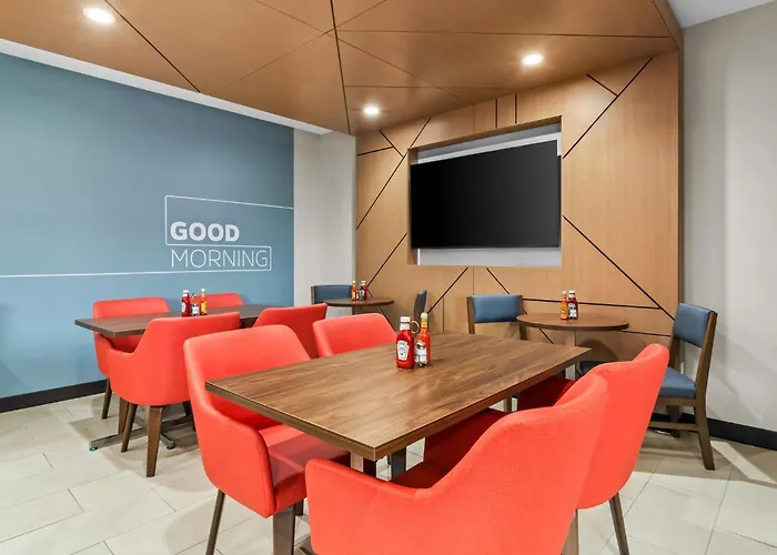 Holiday Inn Express & Suites Joplin Southeast By Ihg