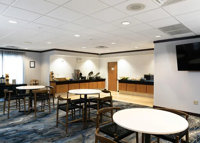Fairfield Inn & Suites By Marriott Milwaukee Airport