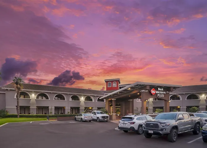 Best Western Plus Brookside Inn