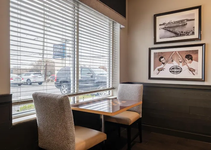 Four Points By Sheraton Louisville Airport