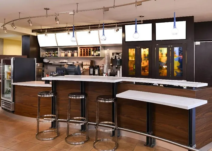 Country Inn & Suites By Radisson, Brown Deer - Milwaukee North