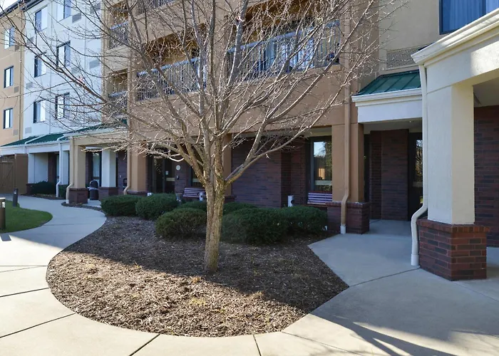 Country Inn & Suites By Radisson, Brown Deer - Milwaukee North