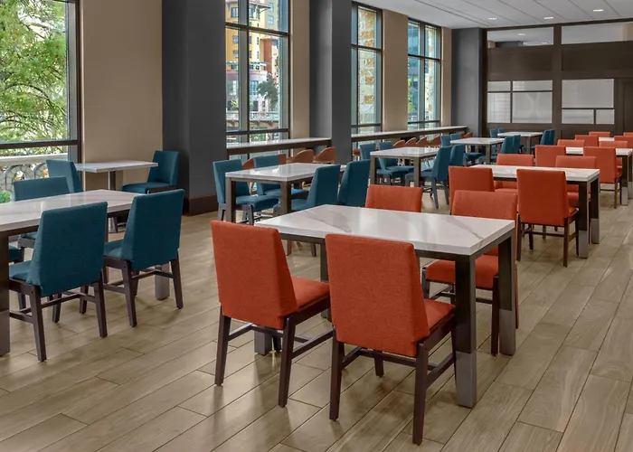 Embassy Suites San Antonio Riverwalk-Downtown